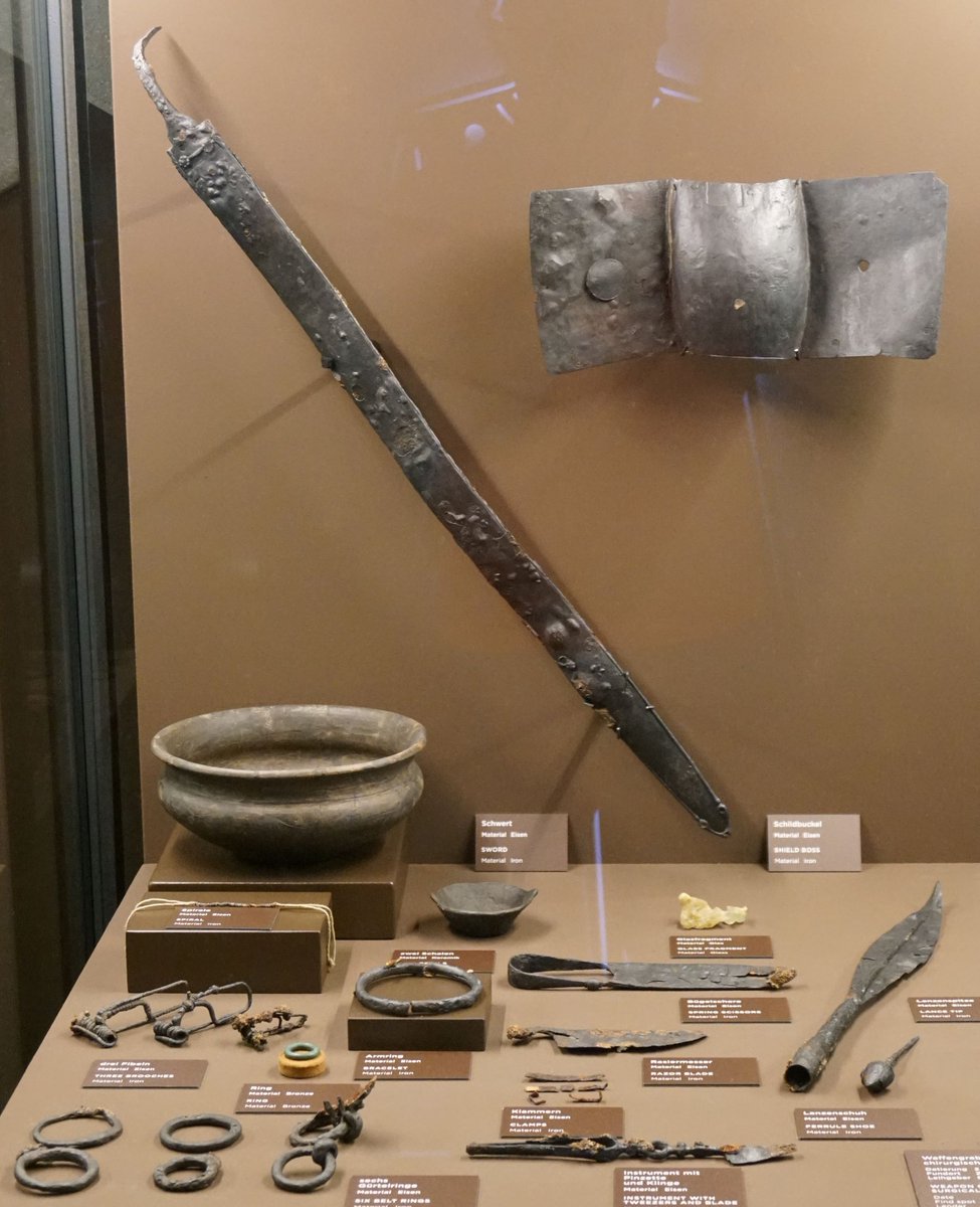 NeuKelte's tweet photo. #Celtic #LegendaryWednesday: #Druids used healing stones and not only had extensive knowledge of the healing power of herbs, but also mastered operations such as caesarean sections, amputations and brain surgery. #Conchobar's head wound was sewn up with gold thread. Both
1/2 https://t.co/QSHHsSknr9