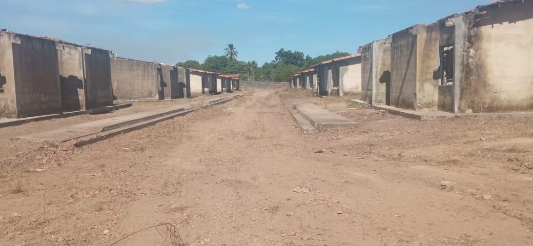 Se Pdtte <a href="/NicolasMaduro/">Nicolás Maduro</a>
<a href="/AdolfoP_Oficial/">Adolfo Pereira Gobernador</a>
<a href="/AngelPComuna/">Comunero Angel Prado</a>
<a href="/IMVillarroel1/">Moisés V</a>
<a href="/MP_venezolano/">Ministerio Público</a>
Desde anoche nos invadieron nuestra casa  en el municipio de Simón Planas, dónde esta el resguardo de la propiedad privada, ayudemos a solucionar la situación 
#7FuerzasParaLaVictoria