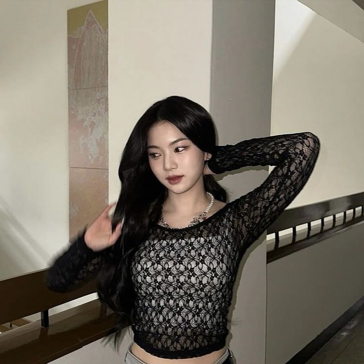 isa being a loser trapped in a hot woman’s body: a thread