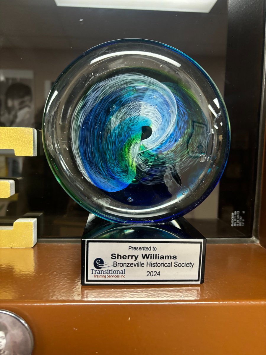 TransitionalTS's tweet image. Sherry Williams from the Bronzeville Historical Society is a key figure in the community, a wealth of resource and an irreplaceable friend. Her legacy as Momma Sherry speaks for itself and she deserves all the awards her shelves can fit ! We love you!