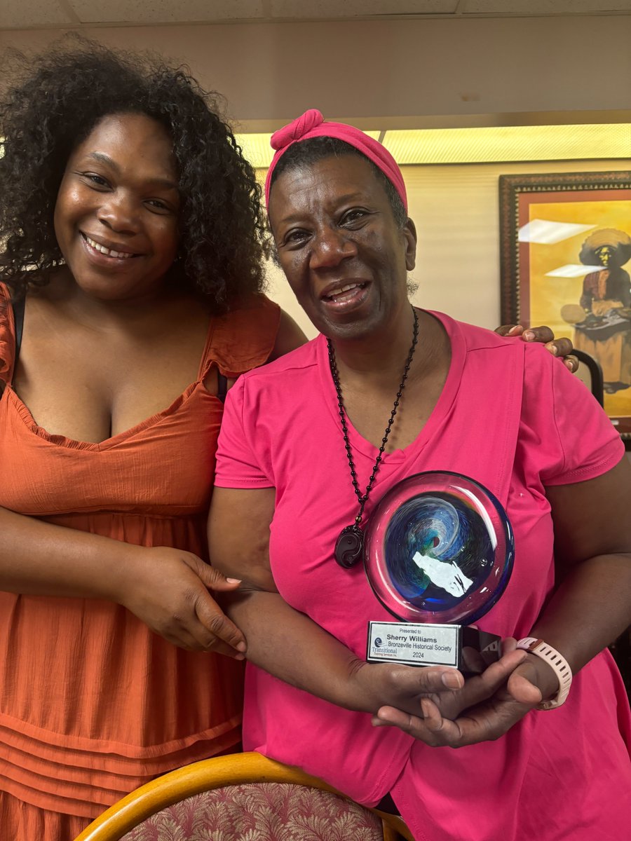 TransitionalTS's tweet image. Sherry Williams from the Bronzeville Historical Society is a key figure in the community, a wealth of resource and an irreplaceable friend. Her legacy as Momma Sherry speaks for itself and she deserves all the awards her shelves can fit ! We love you!