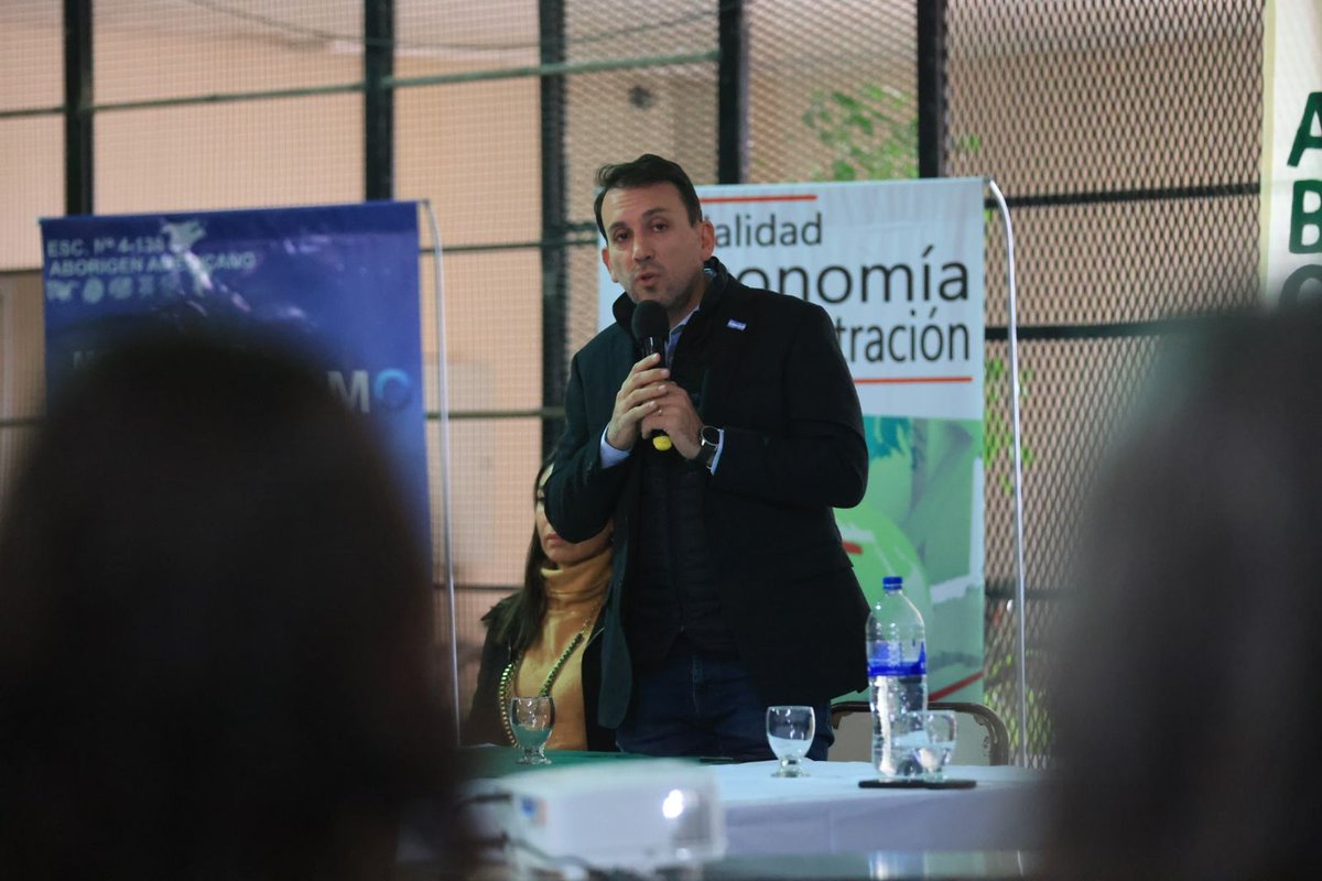 TadeoGZ's tweet image. Desde @educultuydge llevaremos adelante el Programa de Bienestar Emocional Adolescente en #Malargüe.

Con un trabajo colaborativo entre las áreas del Ministerio, se abordarán distintos casos en las escuelas y se realizarán capacitaciones para docentes y estudiantes.
