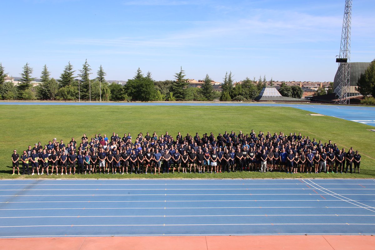 PoliciaEscuela's tweet photo. La #DFyP al completo (#CAE #CAEP #PROCESOS) se reúne,
durante la mañana de hoy, en la @PoliciaEscuela para realizar una sesión de coordinación y hermanamiento 👮🏼💙 🏃 https://t.co/d0oEHbqi3f
