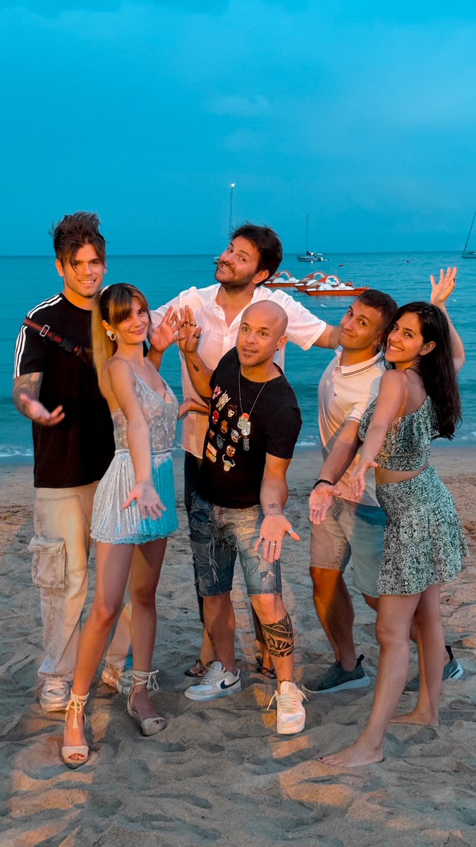 iPantellas tweet media