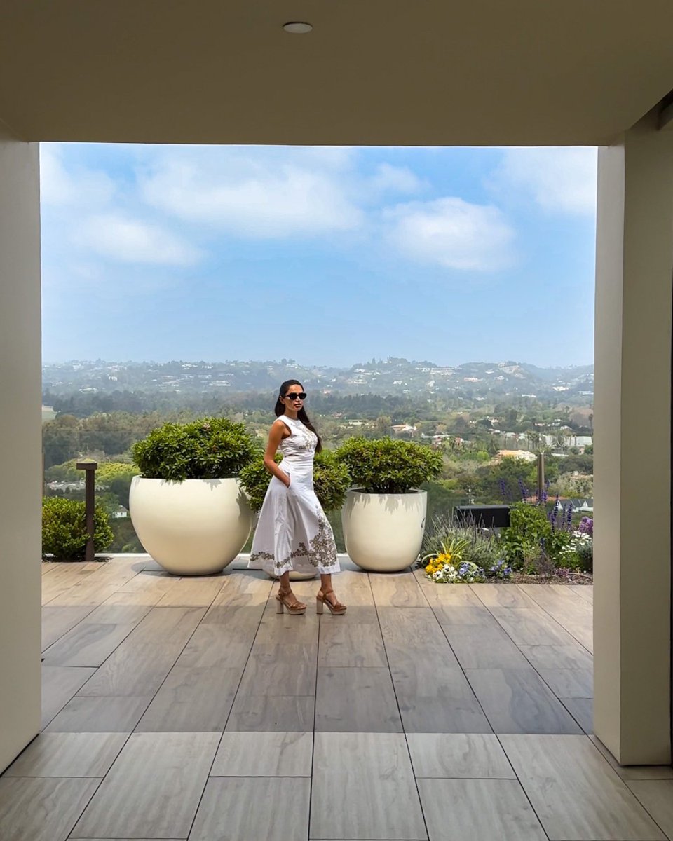 Where LA's iconic skyline meets indulgent culinary experiences. Elevate your golden hour to new heights at The Rooftop Beverly Hills. 🌇

cc: <a href="/diipakhosla/">diipa khosla</a>