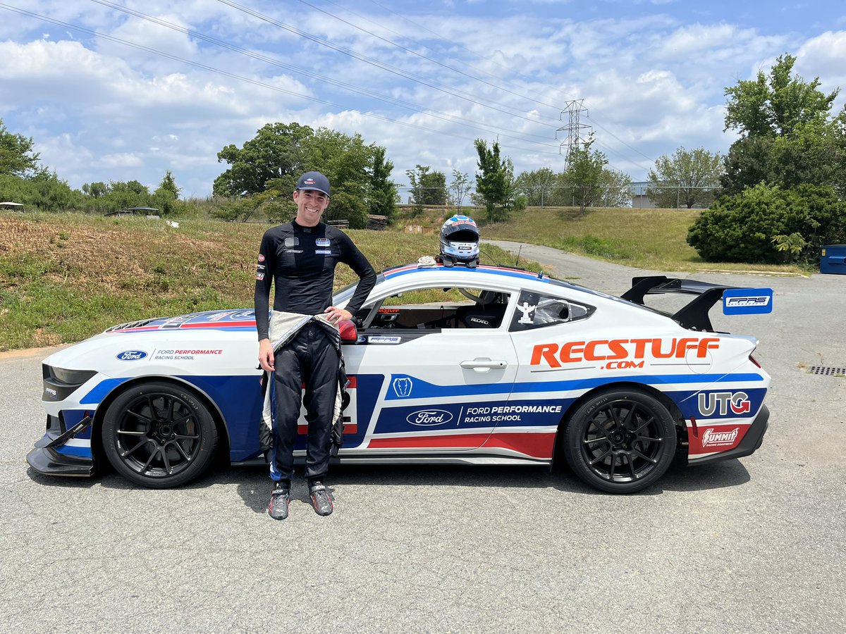 DevinJones35's tweet photo. Back in a GT4…at least for a few laps 😉 https://t.co/GYxuLIBVmt