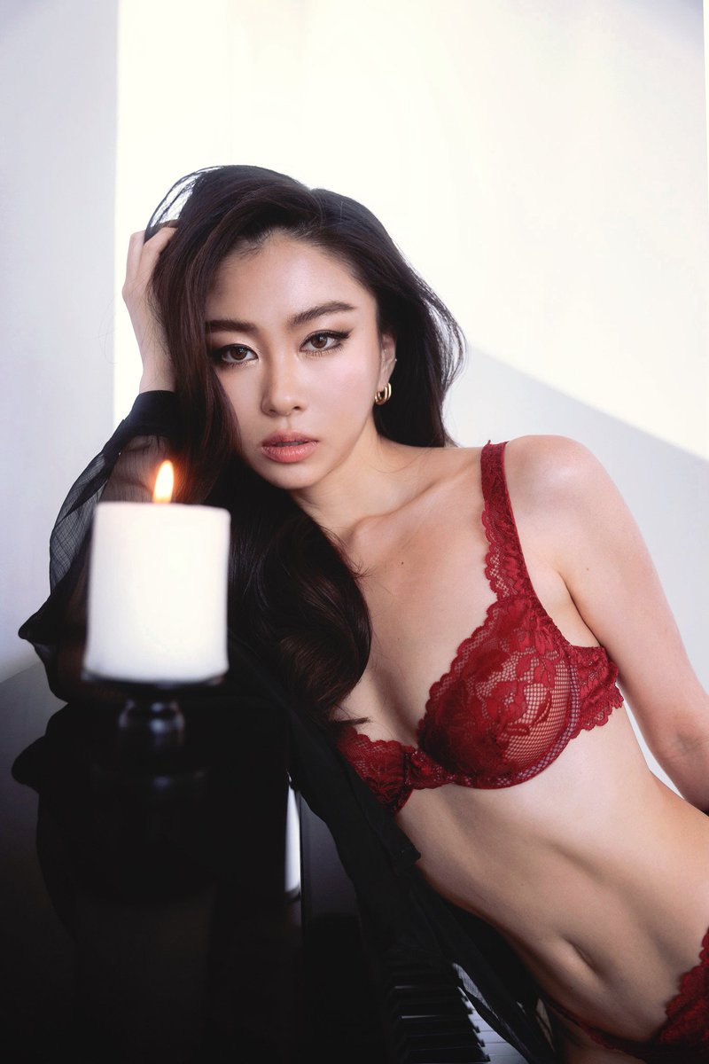 NeoParadigmEnt's tweet image. Youtuber이자 Streamer로 활동중인 Mhyochi 를 새로운 NPE 멤버로 소개하게 되었습니다!  5년간의 모델 활동을 통해 필립스 등 국제 브랜드와 협업 등으로 프로페셔널한 모습은 물론, 팬들과도 친근하고 털털한 매력으로 소통하는 모습을 보여주고 있습니다. 앞으로의 활약도 많이 기대해 주세요. 😆!…