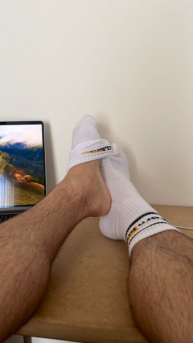 I want someone to worship my feet while I film them. Volunteers? https://t.co/MiFVsyh8Ee<a href="/tag/gayporn"class="tags"><span>#gayporn</span></a><a href="/tag/onlyfans"class="tags"><span>#onlyfans</span></a>