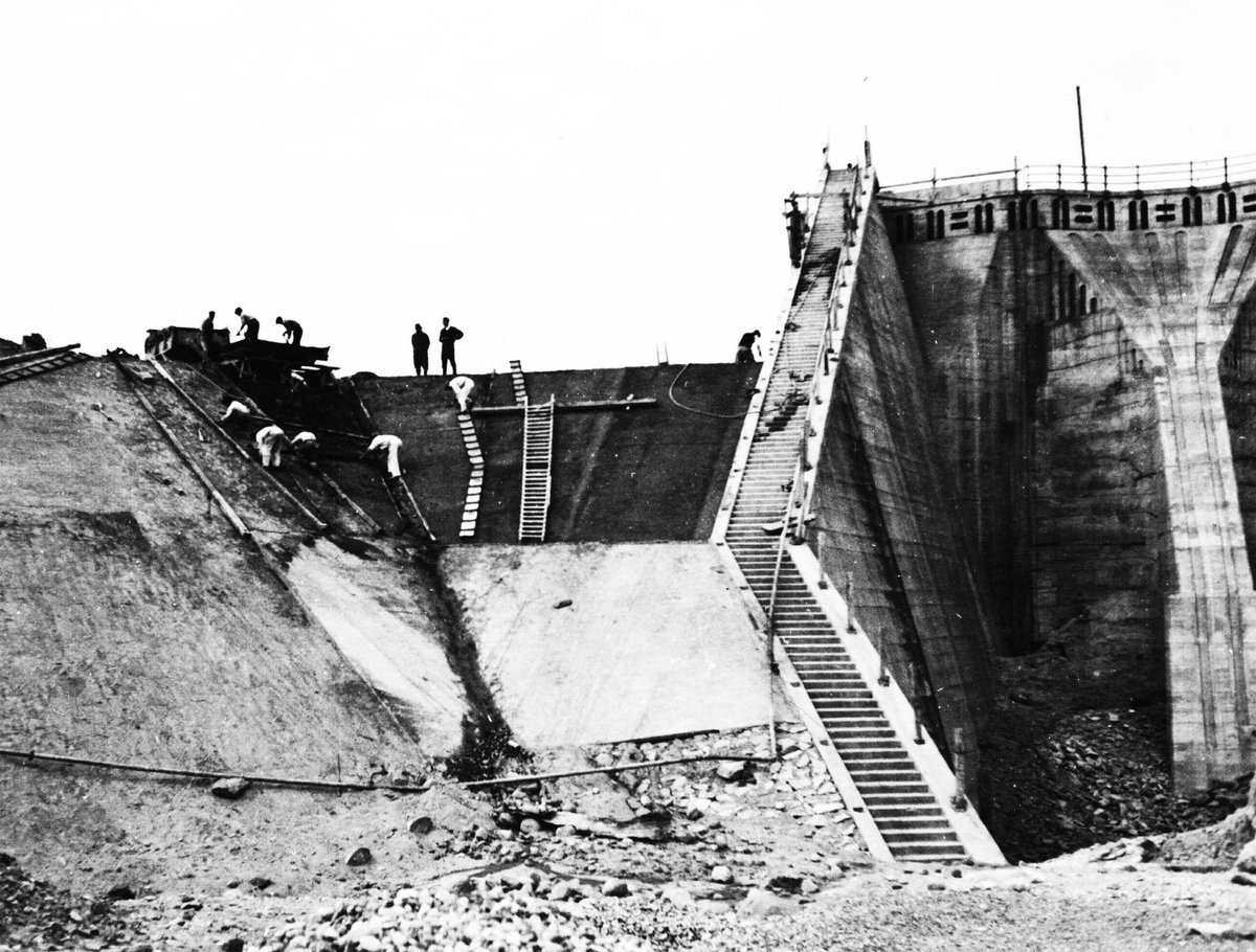 La necesidad de crear esta obra para brindar desarrollo y progreso a toda la región noroeste de la provincia, convirtió al paredón de este reservorio en el más largo de Sudamérica (3,2 kilómetros) 💦