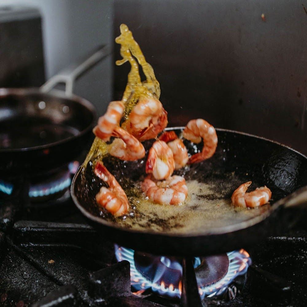 Juicy, garlic prawns... 

Top Tip: Order some bread to mop up the delicious chilli &amp; garlic oil, trust us, you won't regret it.

#garlicprawns #gambas #prawns #tapas #tapasibiza #ibiza #lafincaescondida #foodies #tapasrestaurant #ibizarestaurant #foodies #homemade #tapaskitchen