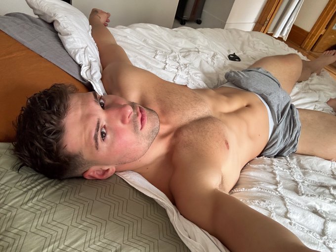 Watch Malik Delgaty's leaked NSFW photo on TwXstars