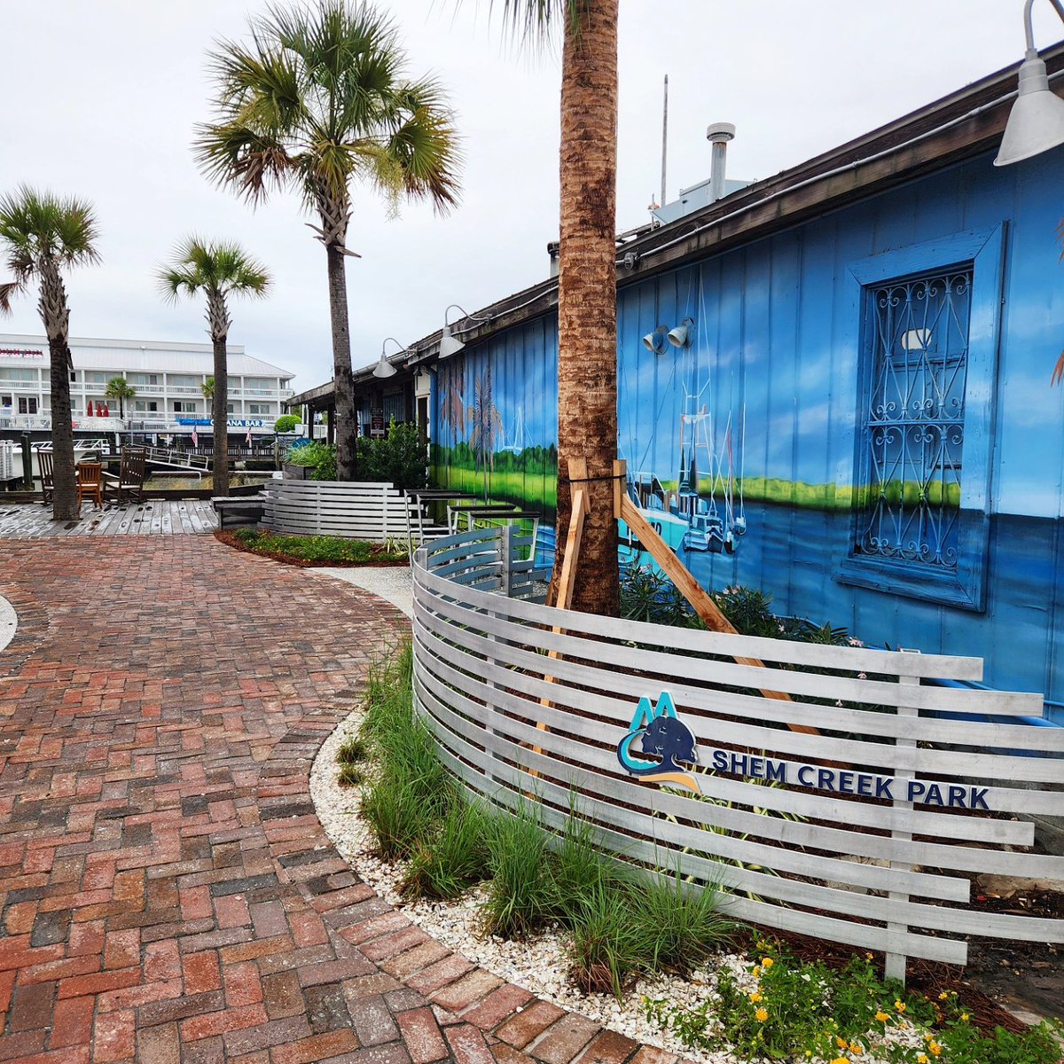 CMSCAPING's tweet image. Shem Creek Park got a face lift.  

#shemcreek