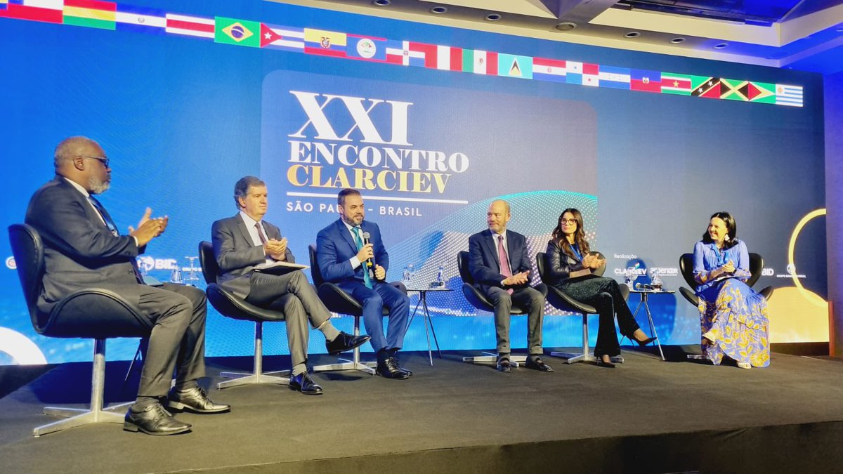 OEA_GestionPub's tweet photo. Hoy se inauguró el XXI Encuentro del CLARCIEV organizado por PUICA @OEAGestion_Pub, @CLARCIEV y @Arpen 🇧🇷 Conozca más del apoyo de @OEA_oficial a los registros civiles de la región en: https://t.co/w6fpJC0vuc @mftrigov @JMLambert1 @Brasil_OEA @CP_OEA https://t.co/8Ip1UxHmHG