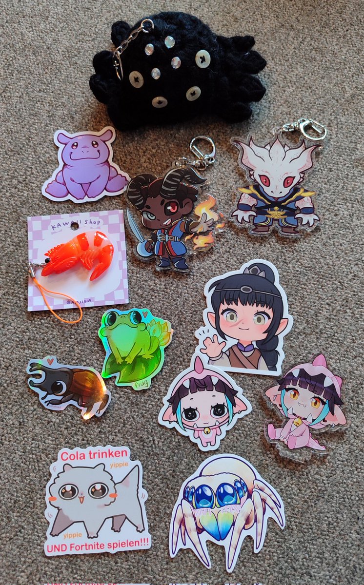 simonhawke_'s tweet photo. Dokomi Haul!!! I sadly don't remember all the artists, i'll have to go through all the business cards i got 🫣 
It was a really nice convention. I got to meet so many friends, old and new. ❤️ Thank you to everyone who made #dokomi2024 special!! 🥰 https://t.co/rGv4BoqsJP