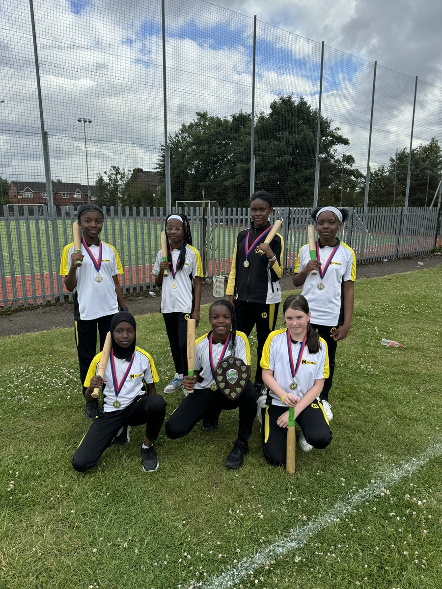 HolyheadPE's tweet photo. We did it again!!! So proud of my year 7  Girls Rounders team winning the  Aston School Year 7 Rounders Competition! Thats a clean sweep so far, winning year 7, 8 and 9! ⚾️ 🥇🏆 We won the junior (7/8) championship trophy!! 🏆 
Year 10 next! 🤞⚾️ @CRSTrust @YourSchoolGames https://t.co/QWiz7bZnqz