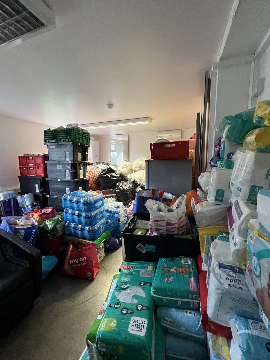 tiadotc0m's tweet photo. mo better cuts barbers in west london 🤍 they need much more relief donations to fill the containers before shipping out, please help if you can for carriacou, petite martinique and grenada 🇬🇩

#HurricaneBeryl https://t.co/p5WtyUHT1P