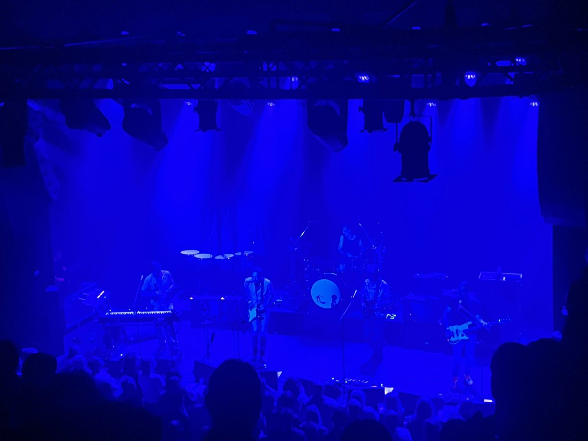 zwartrams's tweet photo. Daar hebt u ze, dEUS in Metropool. https://t.co/dlHj0VOd6H