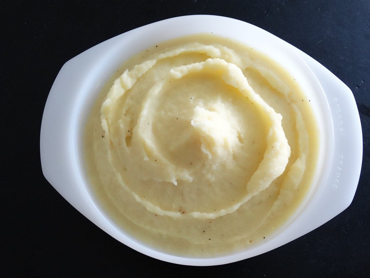 SpudSmartMag's tweet photo. Let's dive into spud history! π₯ Discover how instant mashed potatoes became a pantry: https://t.co/s9Qvqw0zdr #PotatoHistory #FoodInnovation #InstantMashedPotatoes https://t.co/SQkunHAiTh