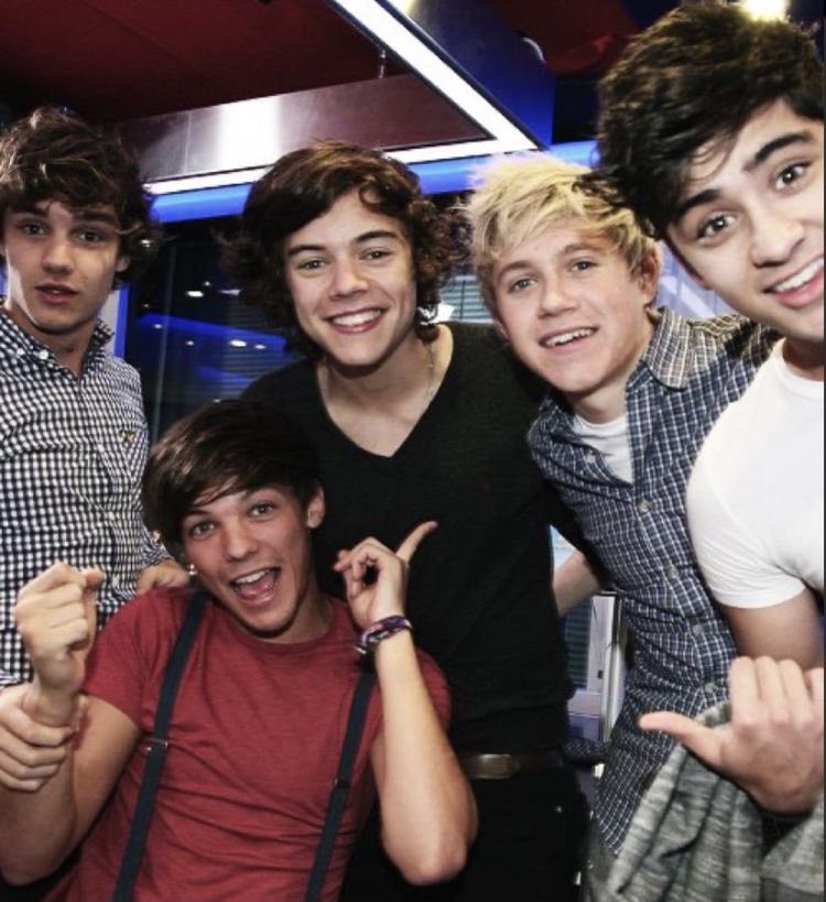 greenluvsblue's tweet photo. you cannot recreate what was already created, you can only copy. and whats a copy when we still have the original. 
we will always be directioners you cannot rewrite history. on spotify alone theres still 43.6 Million directioners, so good luck. #Team1D #SayNoToSimon https://t.co/FcOVfA252D