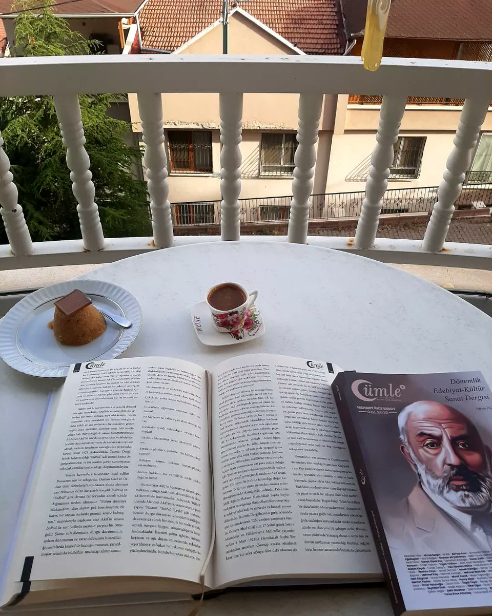 Küçükçekmece İlçe Millî Eğitim Müdürlüğü bünyesinde çıkarılan Cümle Dergisi dopdolu bir özel sayıya imza attı. Ben de "Şahsiyetin Şiirdeki Tezahürü Mehmet Akif Ersoy" başlıklı metnimle bu güzelliğe iştirâk ettim. Emekçilerine sevgiyle.