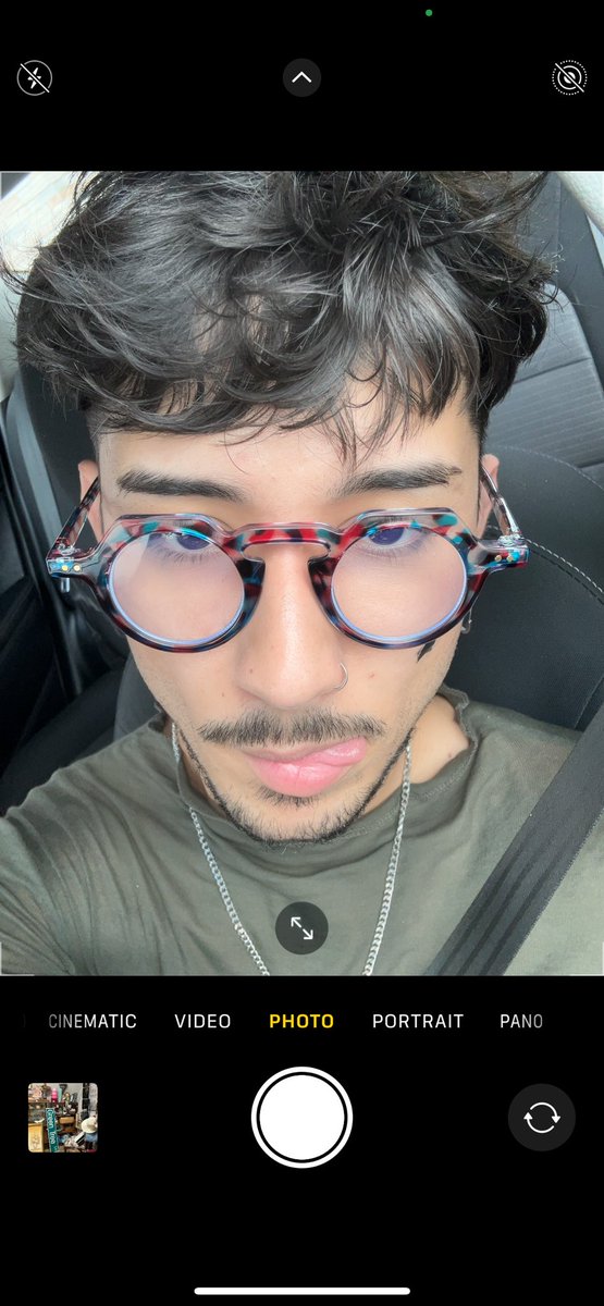 aaronrrey's tweet photo. wait do we like this glasses!?!?! https://t.co/SISRJ7BRG7