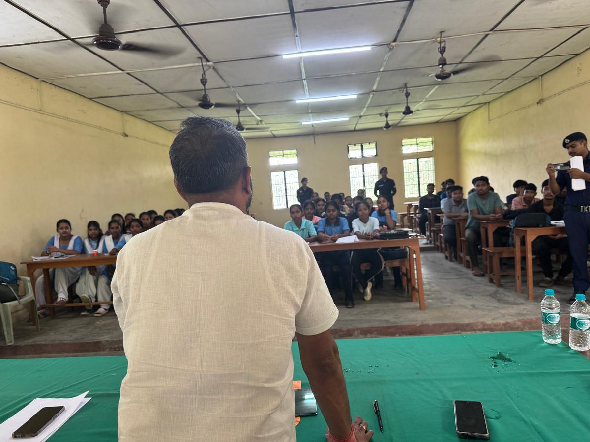 RKurmiOfficial's tweet image. Honored to inaugurate the &apos;Civil Defence Basic Training&apos; session organized by Mariani College at the Commerce Stream auditorium.

Proud to support initiatives that strengthen our community&apos;s resilience and preparedness. #Mariani #CivilDefence #CommunityTraining