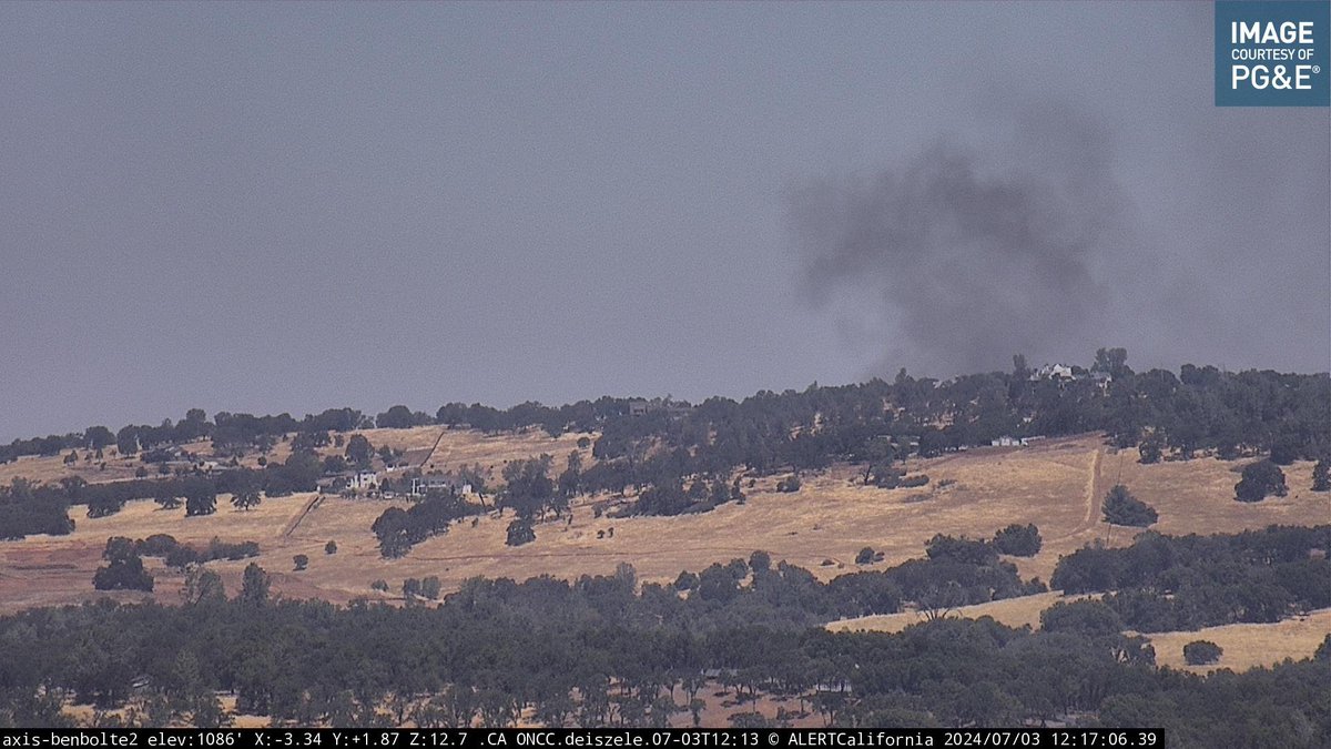 KernFiregraph's tweet photo. Smoke showing on cameras for a 1/8th of an acre vegetation fire originally a semi on fire. #BassFire, US Route 50 and Old Bass Lake Road, El Dorado County https://t.co/zKDdwH1gAH