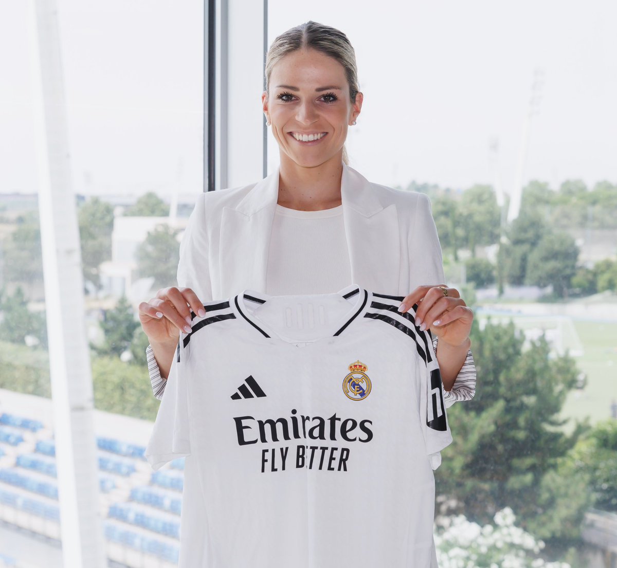 Melanie Leupolz (@melanie_leupolz) on Twitter photo !Hola Madridistas!
Tengo muchas ganas de este nuevo desafรญo. Estoy muy feliz y orgullosa de llevar esta camiseta a partir de ahora ๐ค
ยกHala Madrid!
<a href="/realmadridfem/">Real Madrid C.F.</a> !Hola Madridistas!
Tengo muchas ganas de este nuevo desafรญo. Estoy muy feliz y orgullosa de llevar esta camiseta a partir de ahora ๐ค
ยกHala Madrid!
<a href="/realmadridfem/">Real Madrid C.F.</a>