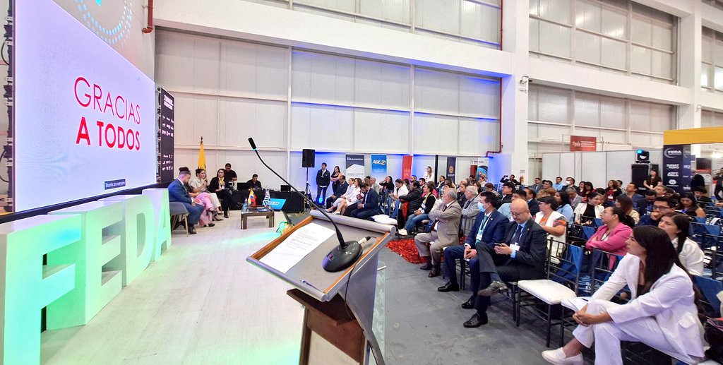 ZEDE y Zona Franca Quito tweet media