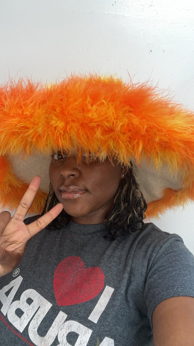 kylakola's tweet image. Hat: Kylanyc_ on Instagram. 🍊 🧡 

I&apos;m still working on a name. 🧡

#fashiondesigner #clothingdesigner #hatdesigner #follow #kylanyc #tibtf