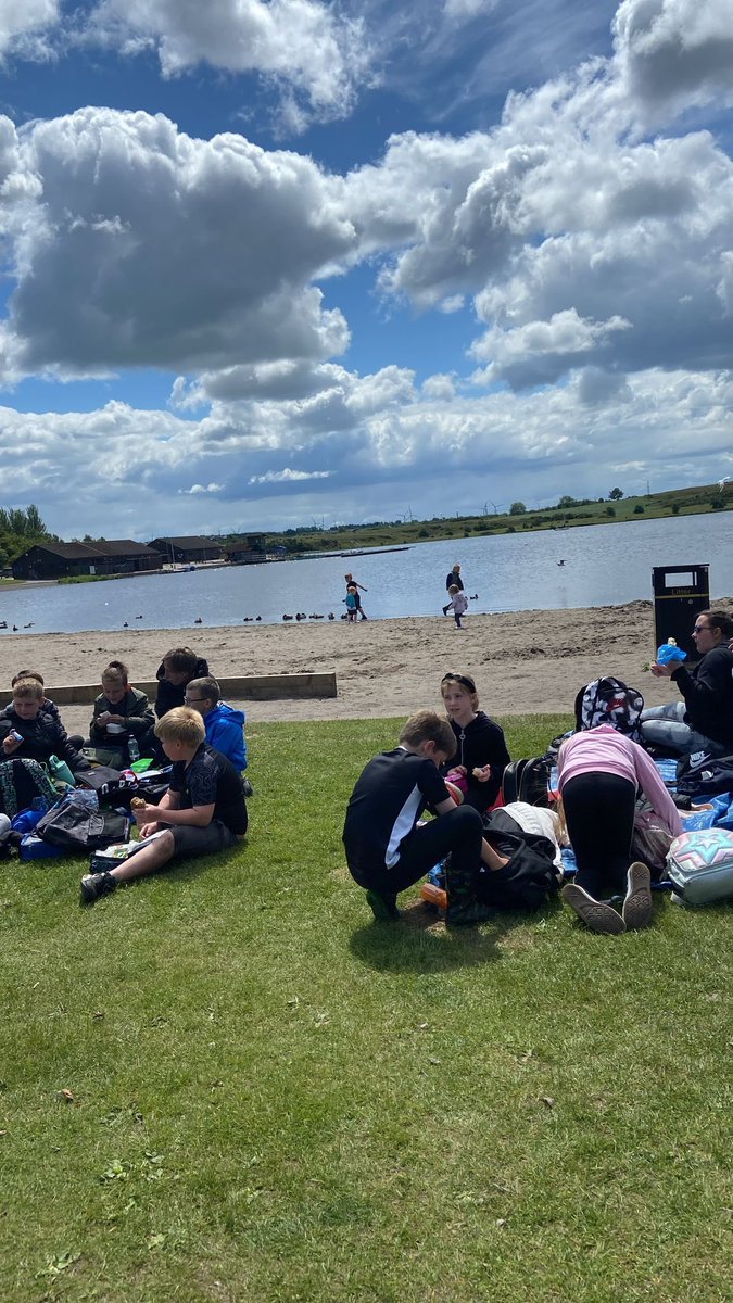 It’s always so much fun spending time (in the sun) in our local environment. Lochore Meadows is such a wonderful place to play, to learn and to be together ⭐️