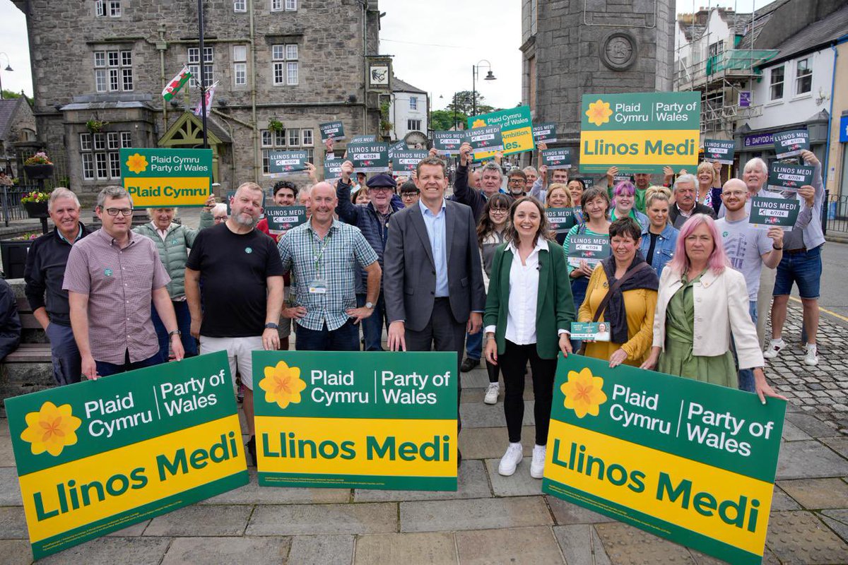 Rhun ap Iorwerth (@rhunapiorwerth) on Twitter photo Todayโs final push on the campaign trail across Wales, sharing <a href="/Plaid_Cymru/">Plaid Cymru ๐ด๓ ง๓ ข๓ ท๓ ฌ๓ ณ๓ ฟ</a>โs positive vision and our passion about giving our communities a strong voice ๐ด๓ ง๓ ข๓ ท๓ ฌ๓ ณ๓ ฟ
Timeโs up for the Tories, and Labour is taking you for granted.
Bydd Plaid Cymru wastad yn sefyll i fyny dros Gymru. Todayโs final push on the campaign trail across Wales, sharing <a href="/Plaid_Cymru/">Plaid Cymru ๐ด๓ ง๓ ข๓ ท๓ ฌ๓ ณ๓ ฟ</a>โs positive vision and our passion about giving our communities a strong voice ๐ด๓ ง๓ ข๓ ท๓ ฌ๓ ณ๓ ฟ
Timeโs up for the Tories, and Labour is taking you for granted.
Bydd Plaid Cymru wastad yn sefyll i fyny dros Gymru.