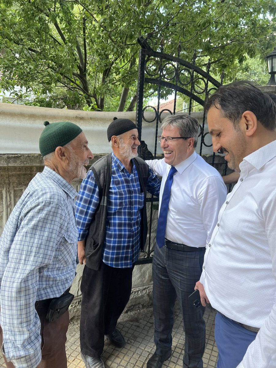 Çankırı il Özel idare Genel sekreterimiz kıymetli dostum Sayın yüksel Çelik'i Ali Özü köyümüzde ve hanemizde ağırladık genel Sekreterimize köyümüzün sorunları ve projeleri hakkında istişarelerde bulunduk sayın genel sekreterimmize  ziyaretlerinden dolayı teşekkür ederim