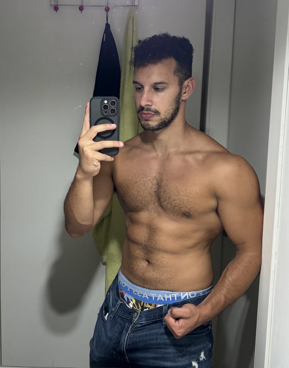 curiousjohnnys's tweet photo. Reply 'plz' and I'll send you rn my new video https://t.co/qDTjALqQ0r