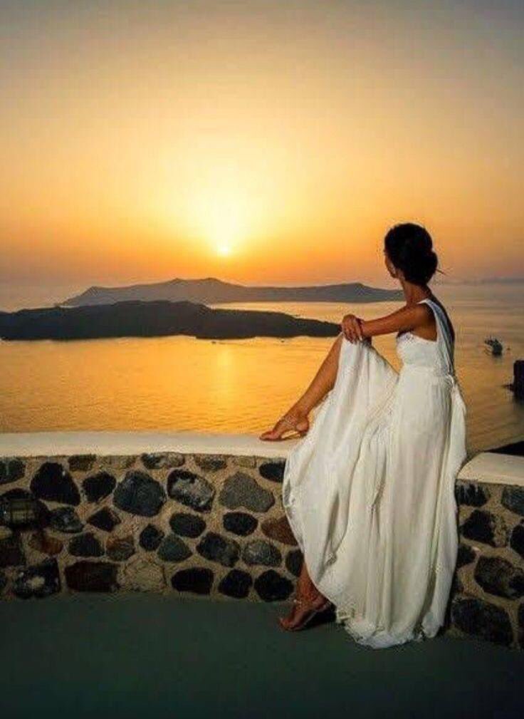 MeltemZ73193914's tweet photo. #Asalet Başını Dik Tutabilen ,
Gerektiğinde #Kalbiyle Eğilebilen #İnsana
Yakışan En Güzel #Sıfattır…👈
“Biz #Gönül Soframızı Yere #Kurmuşuz,
Diz #Çökmeyi #Bilmeyen Gelmesin.”
#İyiAkşamlarDostlarım💐 https://t.co/pQDWRDRG6O