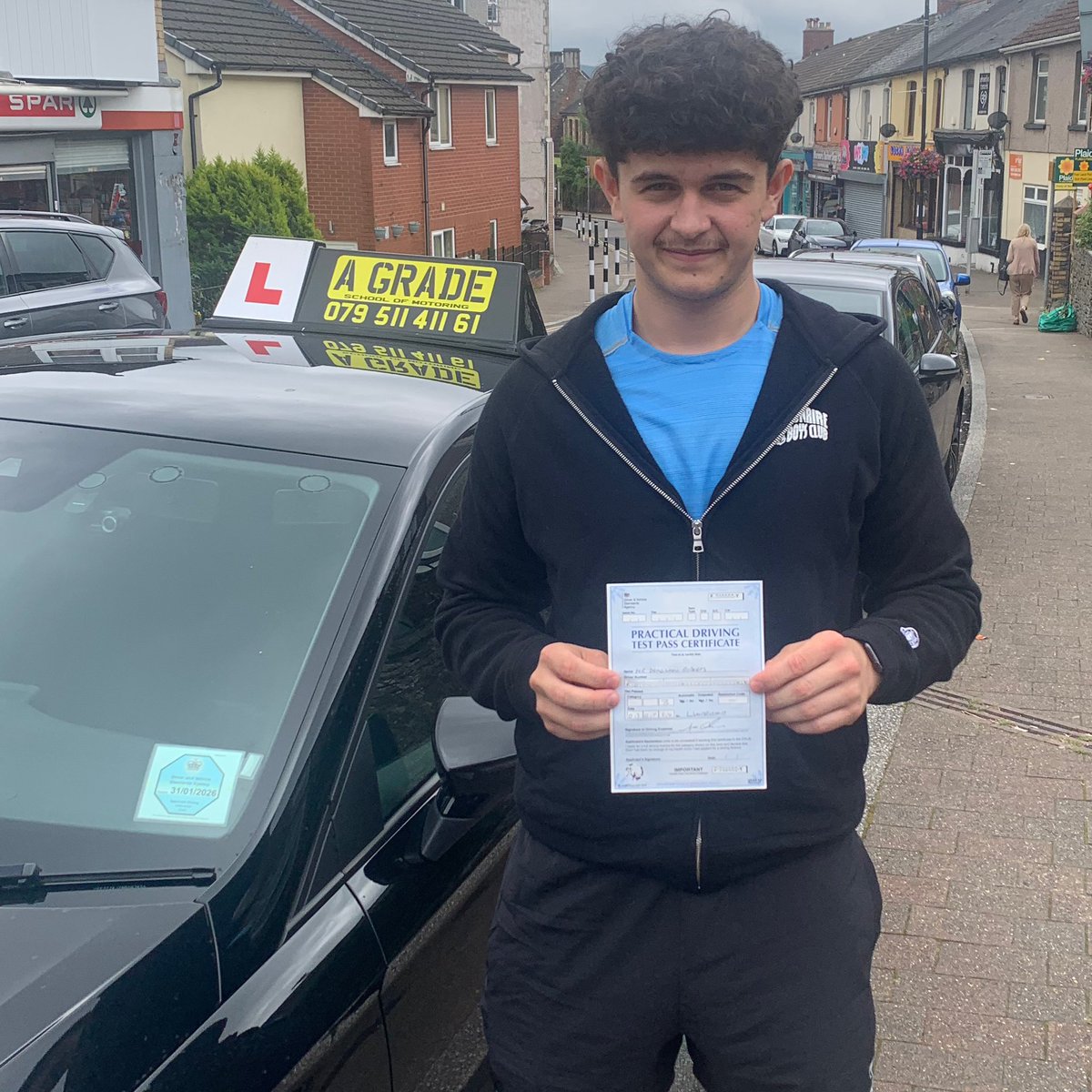 A_Grade_som's tweet photo. Congratulations to Deaglan on passing his driving test 1st time at Llantrisant Test Centre this afternoon. Well done Deaglan, you’ve made the grade :D #makingthegrade #A_Grade_som #happylicenceday #drivinglessonsblackwood #1sttimepass https://t.co/Jfg2I2cXlh