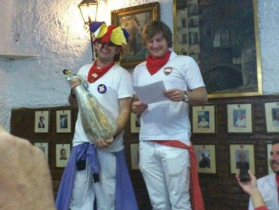 Quedan 3 Semanas para Fiestas de Tudela!!!
Hora de empezar a sacar la ropa blanca para probársela !!!

#fiestasdetudela
#peñaandatu
#25aniversarioandatu