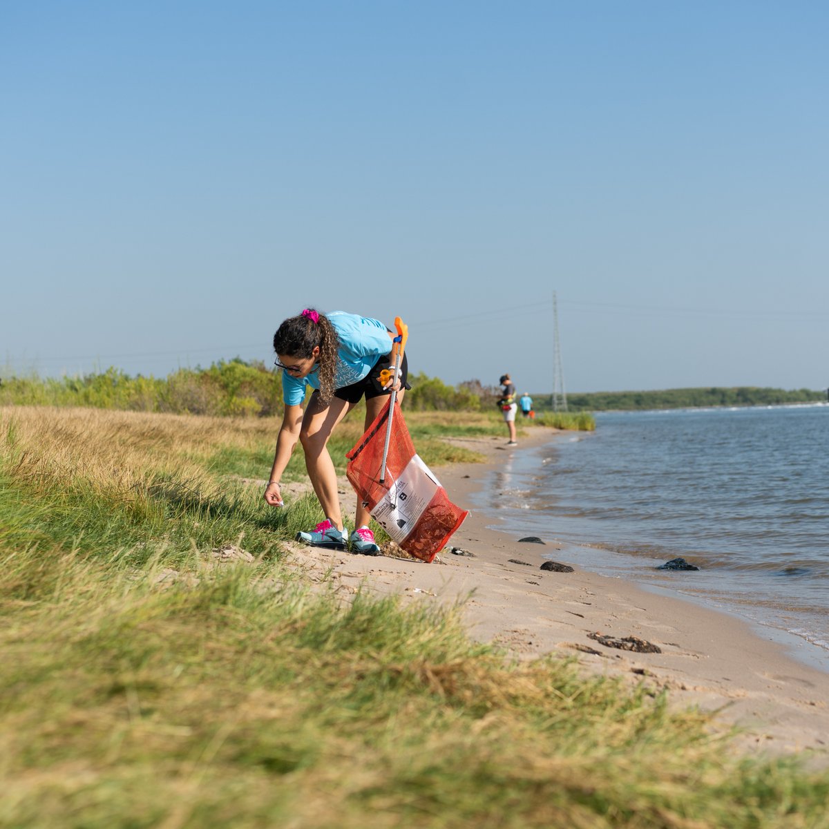 It's #CleanBeachesWeek!

Let’s work together to keep our beaches clean and safe for the people and wildlife who frequent them, because nobody enjoys a trashy beach.

Help protect and preserve our #Bay shorelines by keeping all our beaches clean – we can’t do it without you! 🫶