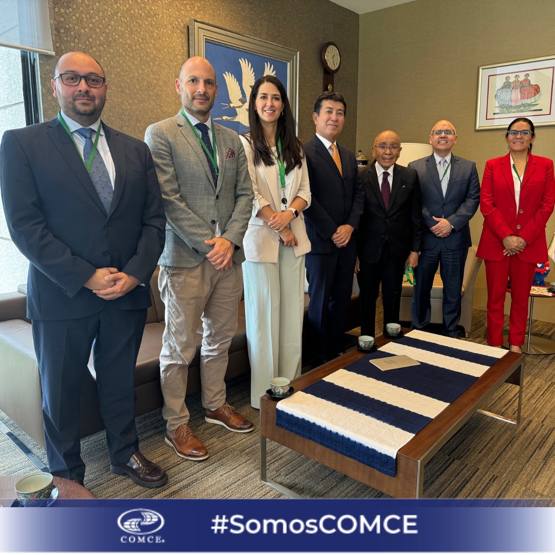 ComceOficial's tweet photo. ¡Fortalecemos la relación entre Japón y México!🤝

#COMCE se reunió con el @embjpmx, en @JapanEmb_Mexico, para destacar la importancia del país como nuestro mayor inversionista asiático🌏 Además, lo invitamos al 30° #CongresoCOMCE, en el que Japón será el país invitado especial. https://t.co/uNlh7GDt2v