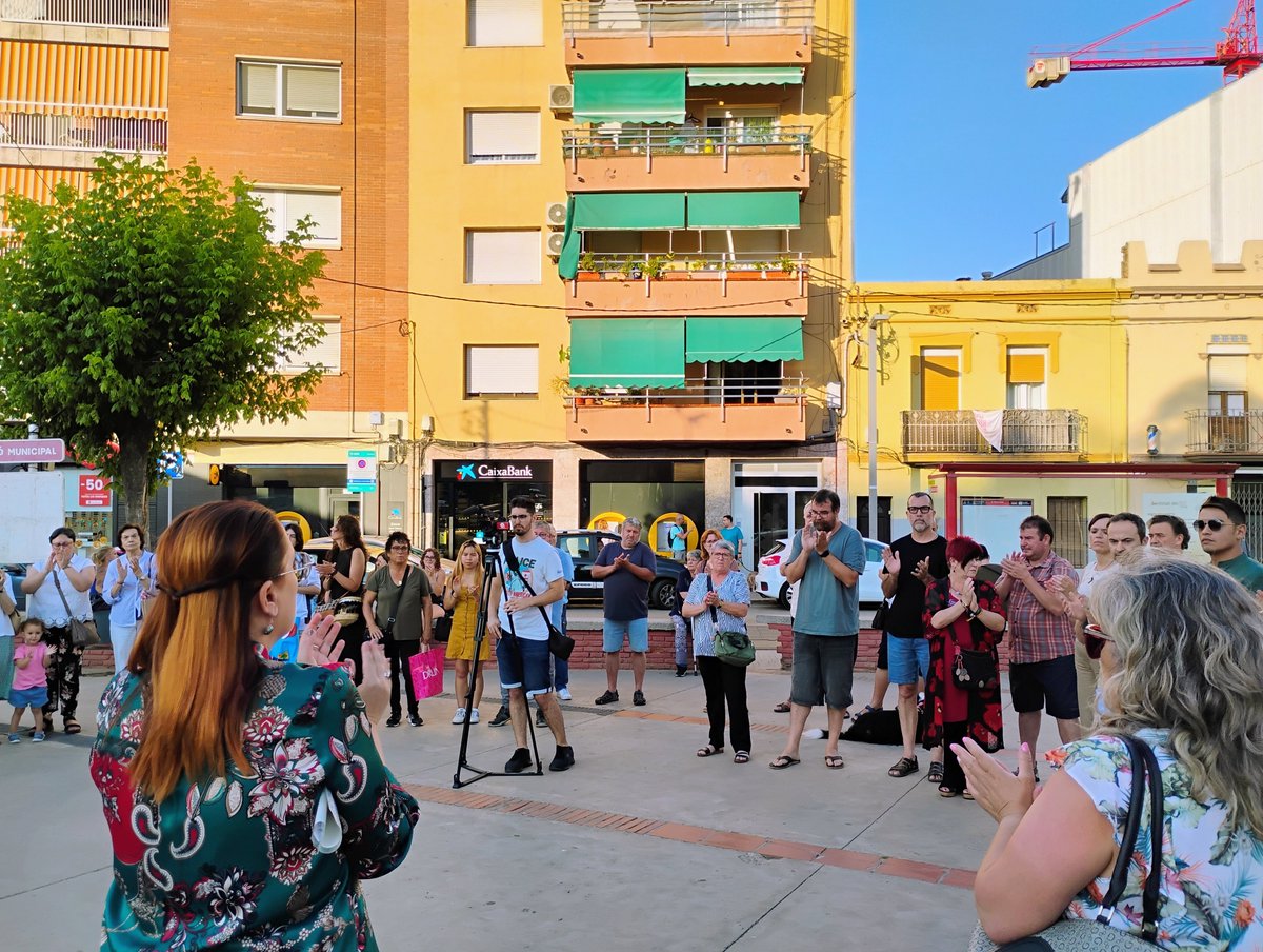 Com cada mes ens hem concentrat en record de les 4 dones i 2 nens assassinats en 24 h el passat dissabte💔i denúncia de tota  #ViolènciaMasclista i #ViolènciaVicària No deixarem que els negacionistes vencin Per elles, per totes, continuarem lluitant per acabar amb la violència!🙅‍♀️