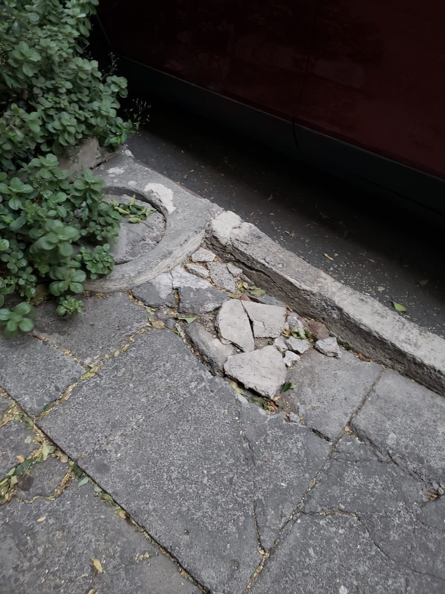 andstatement's tweet image. En Saratoga 1015 entre nevado y eje 8 se encuentra así la calle. 

Desde el 2016 se ha hecho reporte y no han venido a arreglarla. @AccionesBJ @BJAlcaldia 

Ojalá puedan dar seguimiento al reporte.