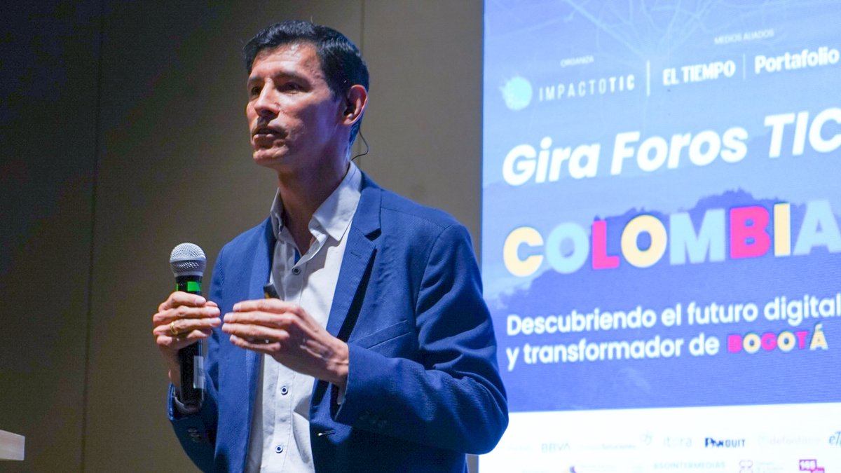 agatadata's tweet photo. La tecnología siempre debe tener a las personas en el centro. Hoy escuchamos a los cracks de la transformación digital que valoran el poder de los avances tecnológicos para optimizar la gestión de las organizaciones y facilitarle la vida a la ciudadanía. #ForosTIC #ForoTICBogota https://t.co/eU5VbX4SMc