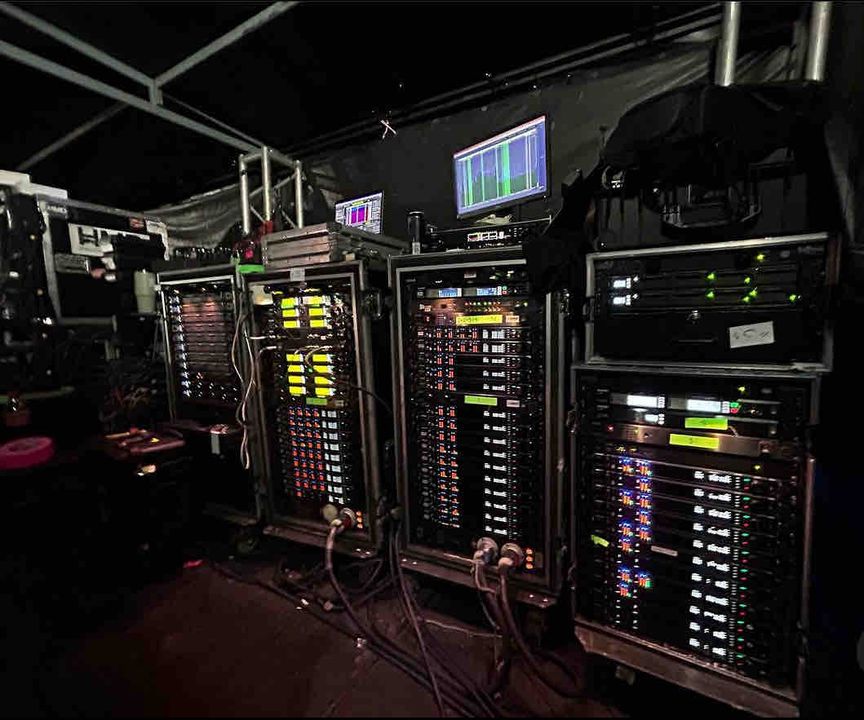 shure's tweet image. Designed to maximize stability, quality, control, and scalability, Axient Digital is engineered for the moments that command the highest degree of attention.⁠ No other system is up to the challenge.

📷: davidsosa_h on Instagram

#Shure #AxientDigital #LiveSound #AudioEngineer