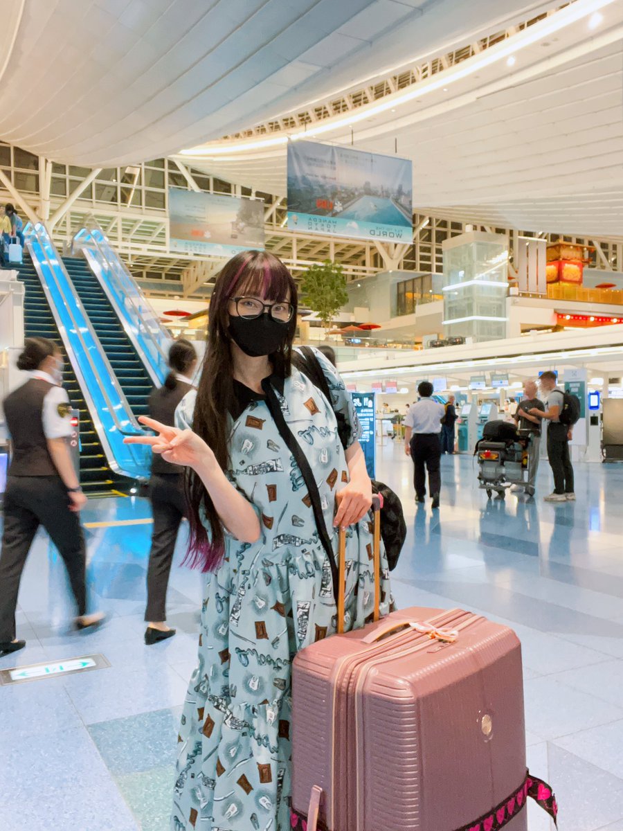 RinRin_Doll's tweet photo. Travel mode ON ✈️! Landed safely in LA🫶🏻 see you at Anime Expo (see previous post for my appearance schedule 💜)
ロスに無事に到着!これからのイベントで頑張ります🌟
#rinrinootd details on IG✅ https://t.co/DsW27PpiE8