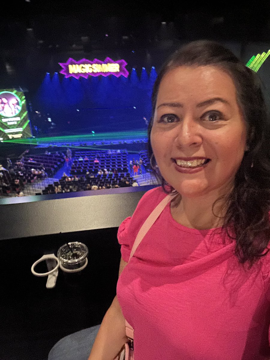 ColtonGrl31's tweet photo. @NKOTB @DonnieWahlberg @dannywood @joeymcintyre @JonathanRKnight Yaamava! Forum up next! Principal Life… Sumner Fun! https://t.co/gD28JggxIV