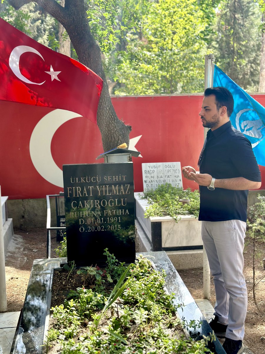 KementogluTolga's tweet photo. 🇹🇷ÖLÜRSE TENLER ÖLÜR CANLAR ÖLESİ DEĞİL🇹🇷 Vefasızlık yapanın kanı kurusun! https://t.co/Y3LytUFzr9