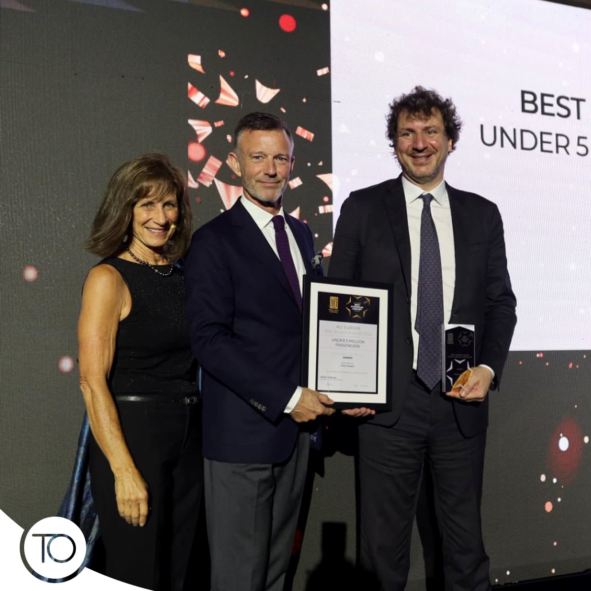 Torino Airport (@torinoairport) on Twitter photo #TorinoAirport riceve il premio da <a href="/ACI_EUROPE/">ACI EUROPE</a> come miglior aeroporto d'Europa 2023 categoria fino a 5 milioni di passeggeri. Fattori determinanti la significativa ripresa del traffico, il lavoro svolto nel campo della sostenibilità e l'attenzione alla qualità del servizio. #TorinoAirport riceve il premio da <a href="/ACI_EUROPE/">ACI EUROPE</a> come miglior aeroporto d'Europa 2023 categoria fino a 5 milioni di passeggeri. Fattori determinanti la significativa ripresa del traffico, il lavoro svolto nel campo della sostenibilità e l'attenzione alla qualità del servizio.