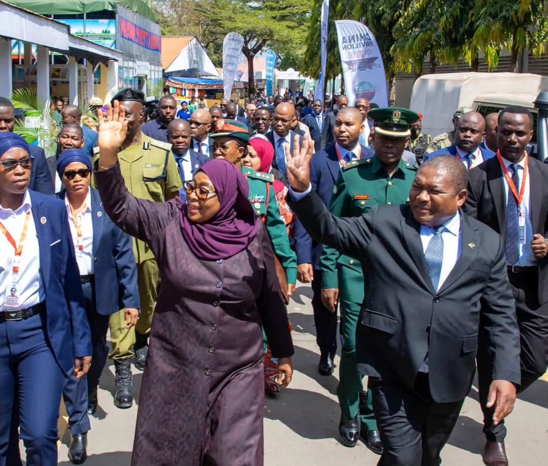 dodomaeagle's tweet photo. Rais wa Jamhuri ya Muungano wa Tanzania Mhe.Dkt, Samia Suluhu Hassan na mgeni wake Rais wa Msumbiji Mhe. Filipe Jacinto Nyusi wakiwa katika Matukio tofautitofauti Wakati wa Uzinduzi wa Maonyesho ya 48 ya Biashara ya Kimataifa Dar es salaam Viwanja vya Sabasaba leo Julai 03, 2024. https://t.co/Wc6hQpjyeh