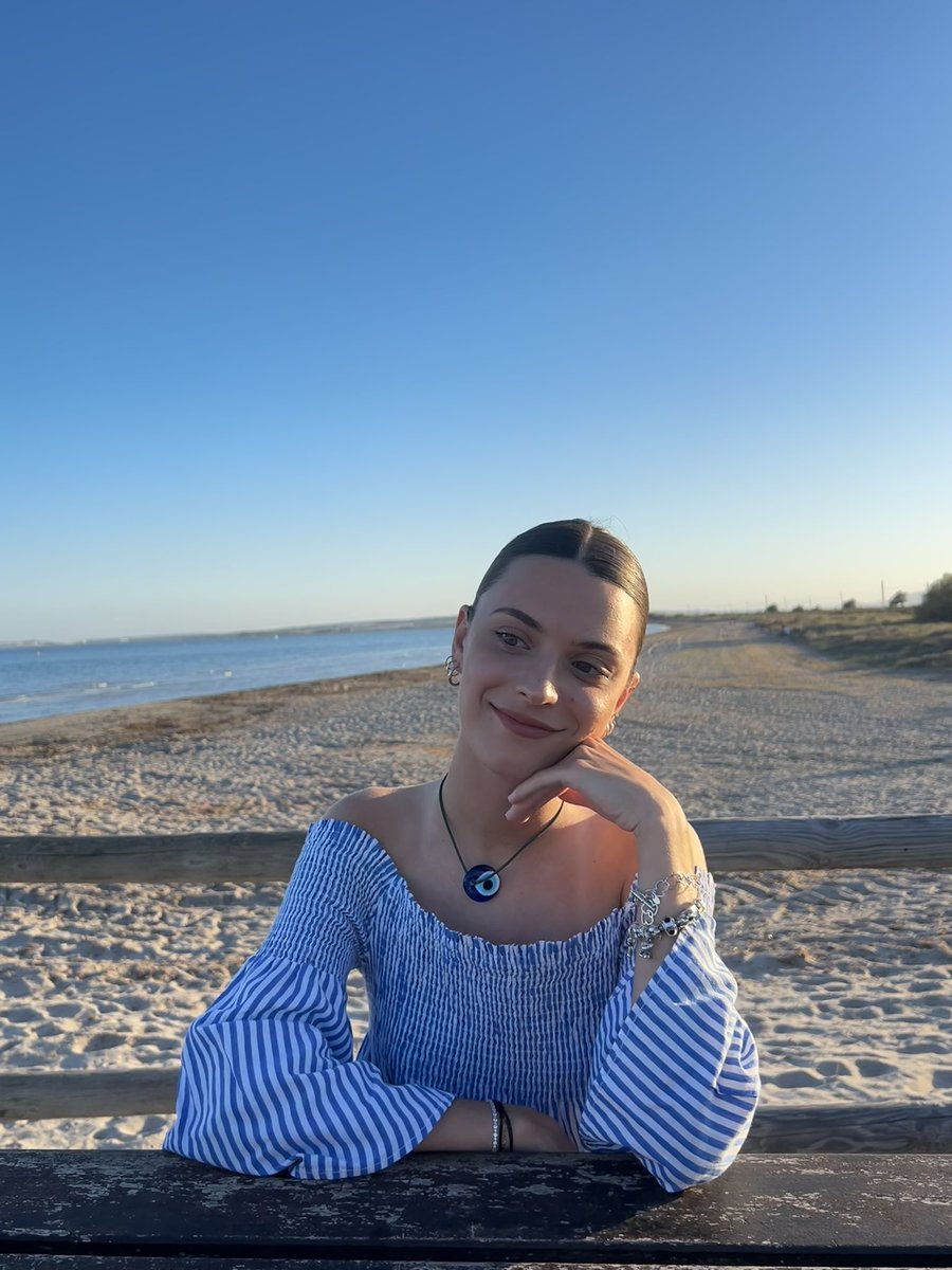 saraavilesgr's tweet photo. te está dando el sol en la cara https://t.co/GWS0MfOhKc