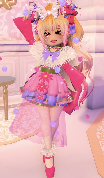 I was bored and tried styling my halo using the original colors! It's not that bad #royalehigh